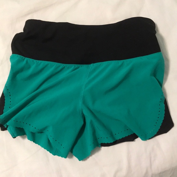 lulu lemon shorts - Picture 2 of 5
